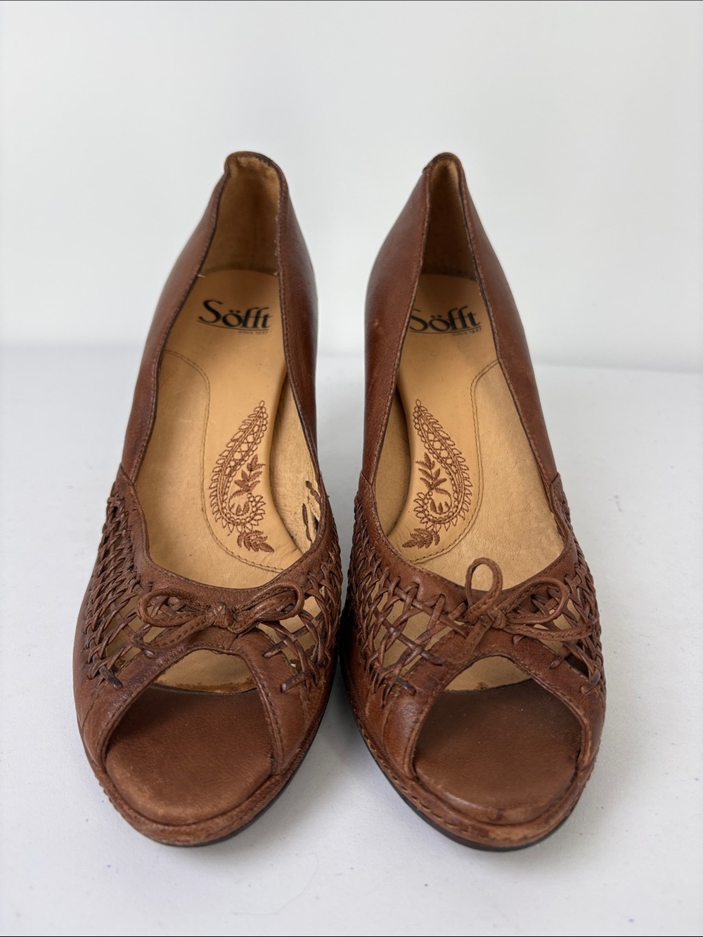 🧠 Söfft Brown Woven Leather Peep-Toe Heels